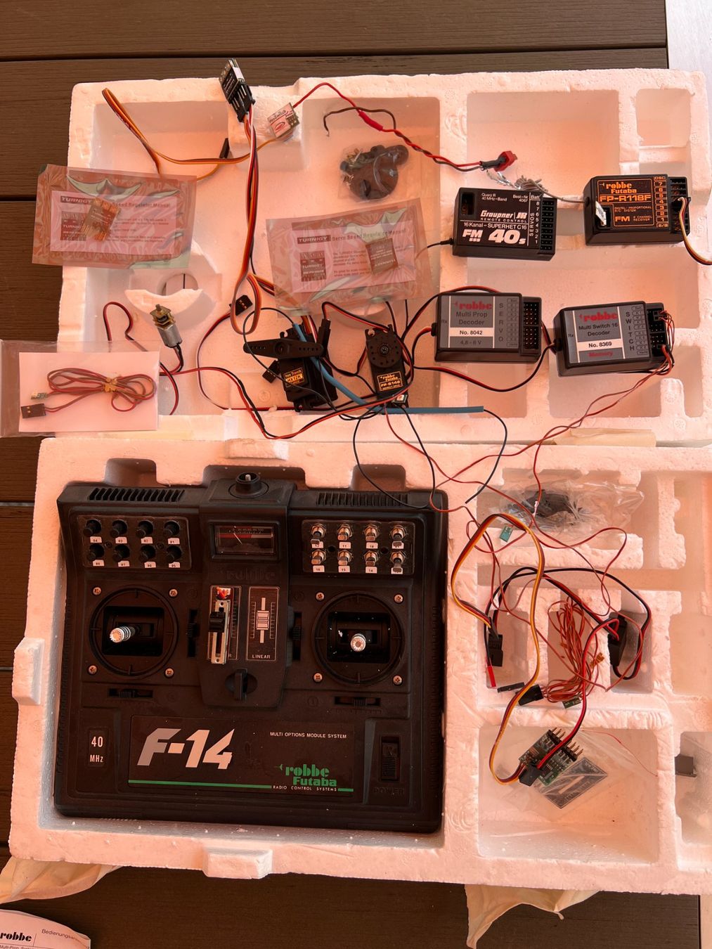 Futaba Telecomando: Sender: Robbe Futaba F-14 (40MHz) – Nuovo e nell'imballaggio originale da Gorgier venduto da Jamu394565 7