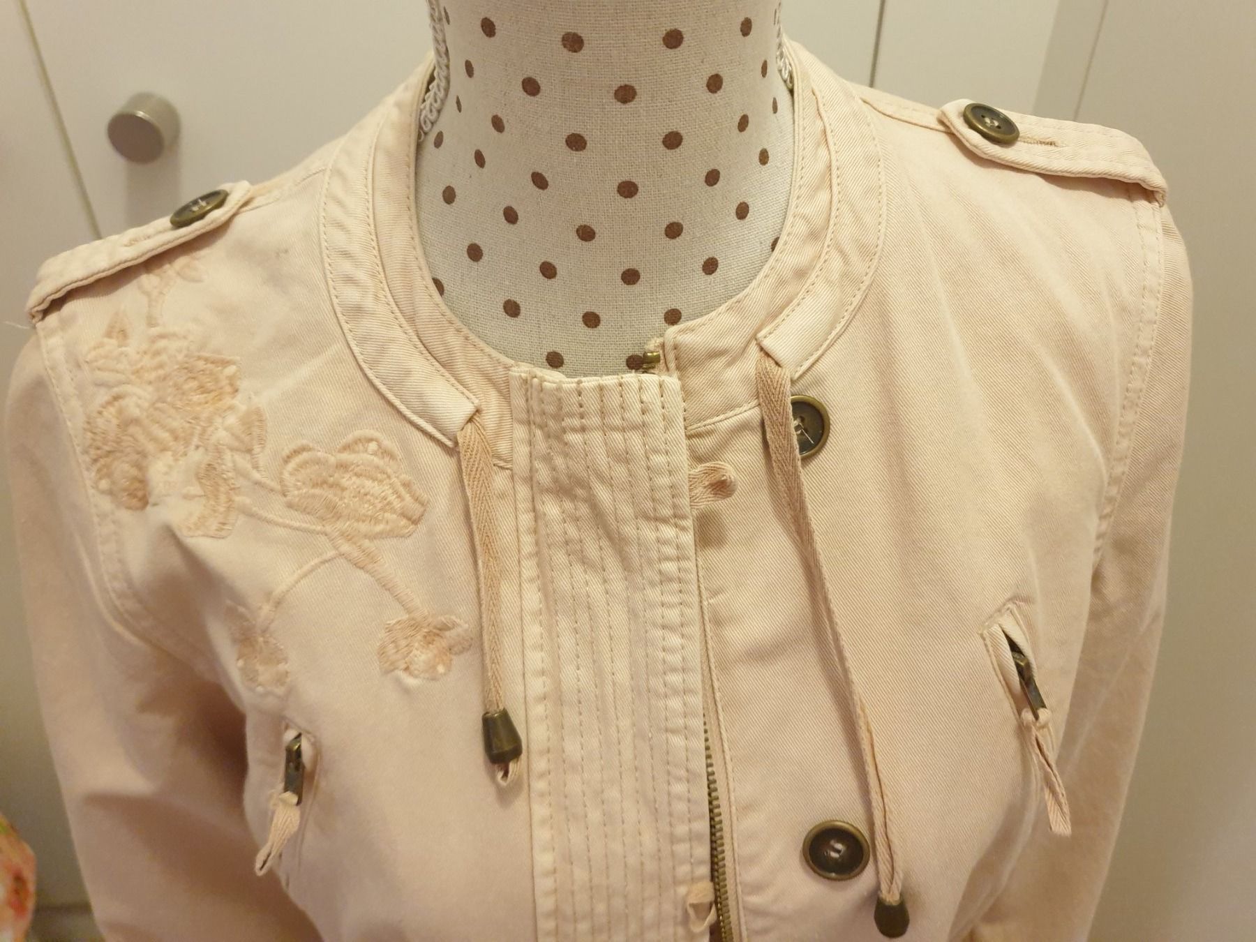 Promod Jacken: Jacke Promod Grösse 34/36 Bestickt mit Blumen – Neu (gemäss Beschreibung) aus Gossau ZH von Goes05 4