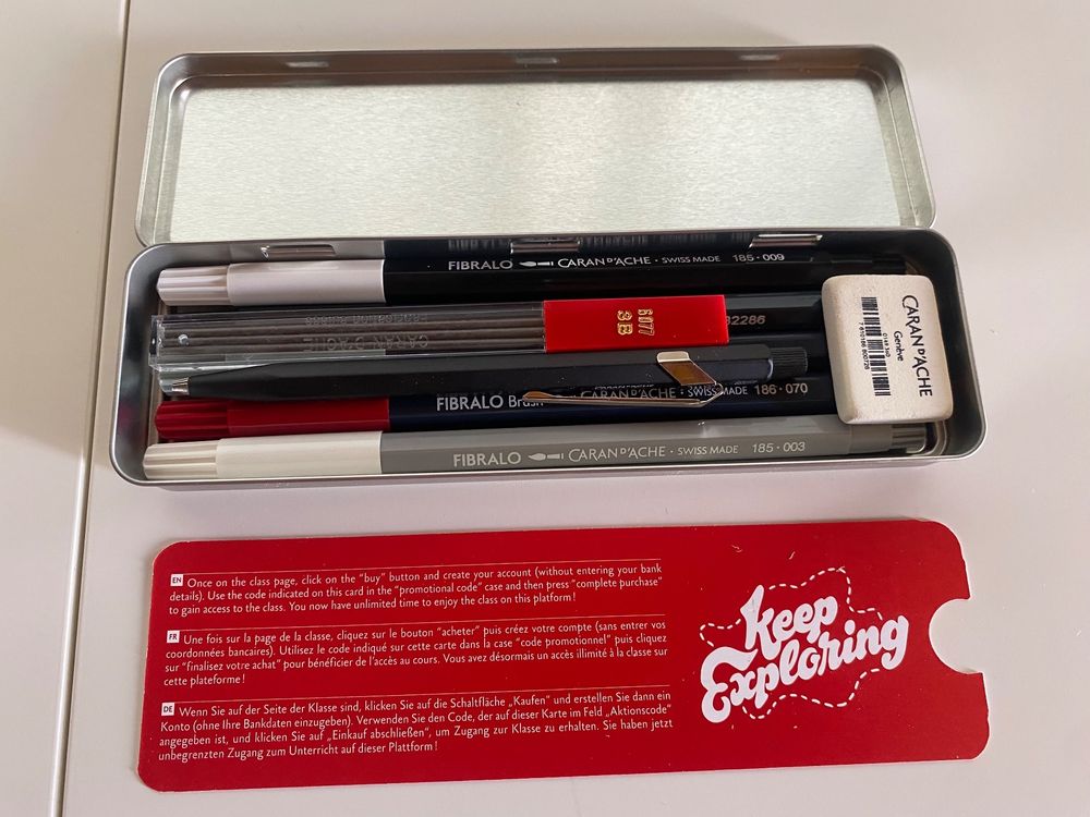Caran d'Ache RYLSEE Letteringset 1 online creatieve cursus in grijs metalen etui, 3000.323