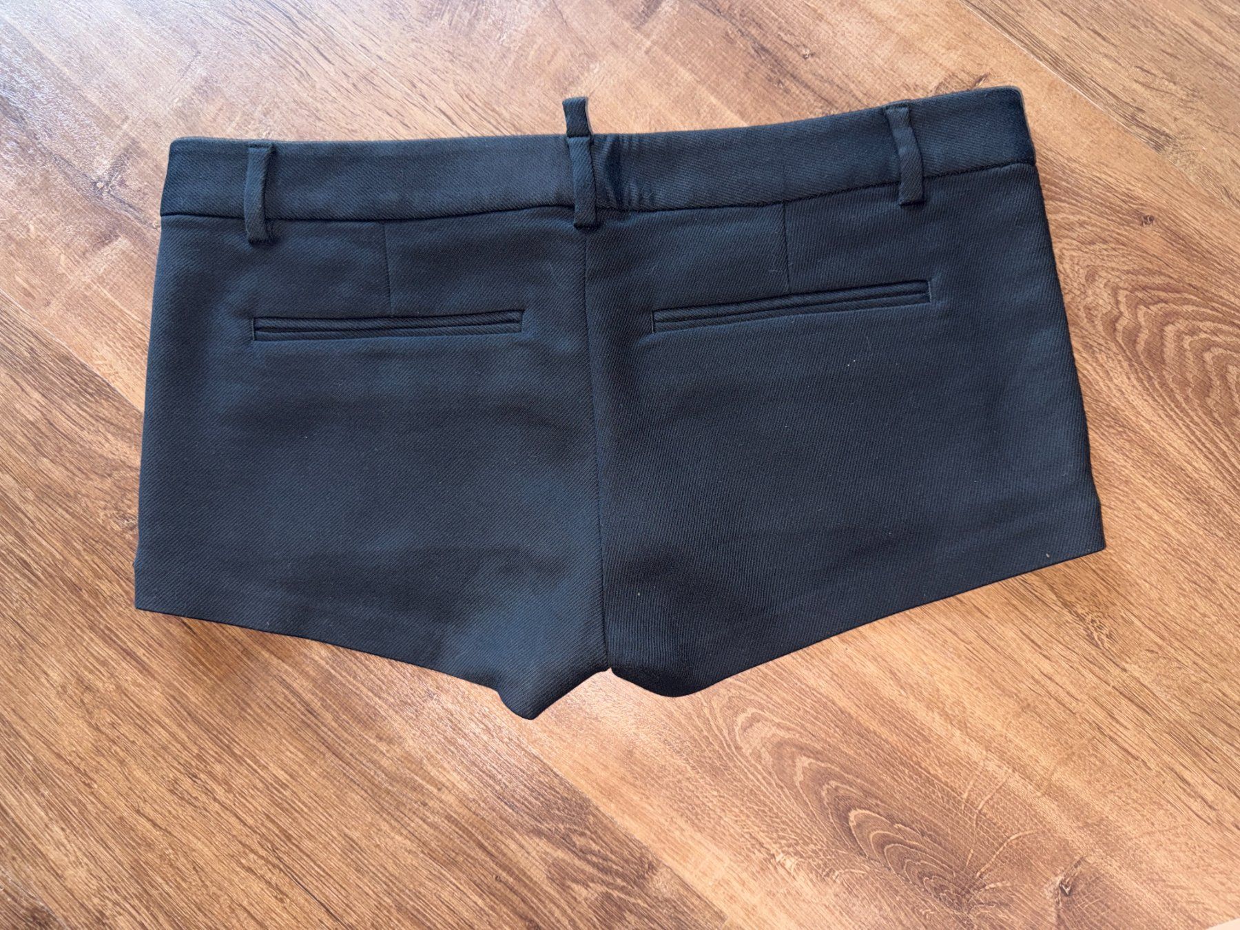 Dsquared2 Hosen: Dsquared2 mini shorts - IT 42 – Neu und originalverpackt aus St-Sulpice VD von juhdu 5