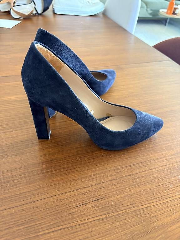 Damenschuhe: Escarpins bleu marine – Gebraucht aus Chardonne von any_yq5q 1
