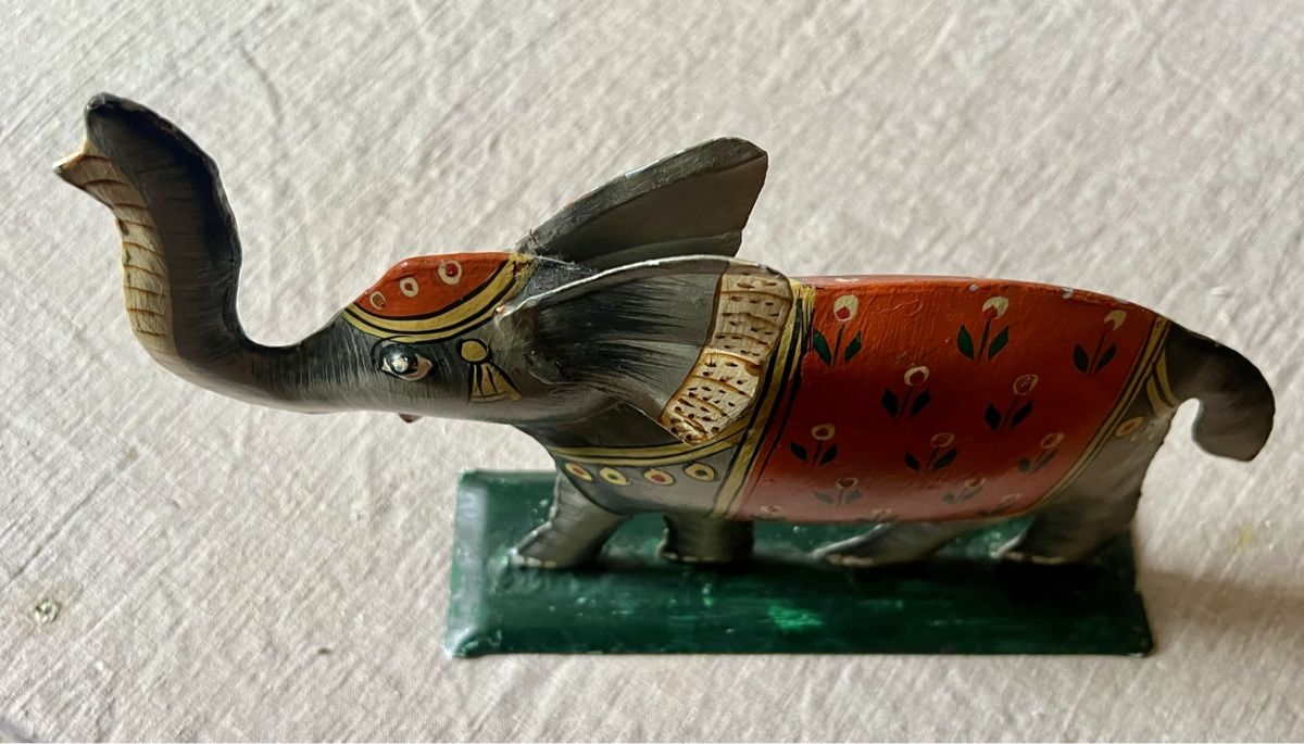 Skulpturen & Statuen: Éléphant décoratif en métal peint main, Inde – Neu (gemäss Beschreibung) aus Genève von DELIRBEADS 4