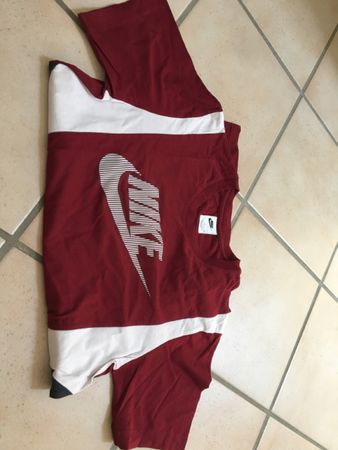 T-shirt Nike bordeaux/blanc/noir, taille S, parfait été!