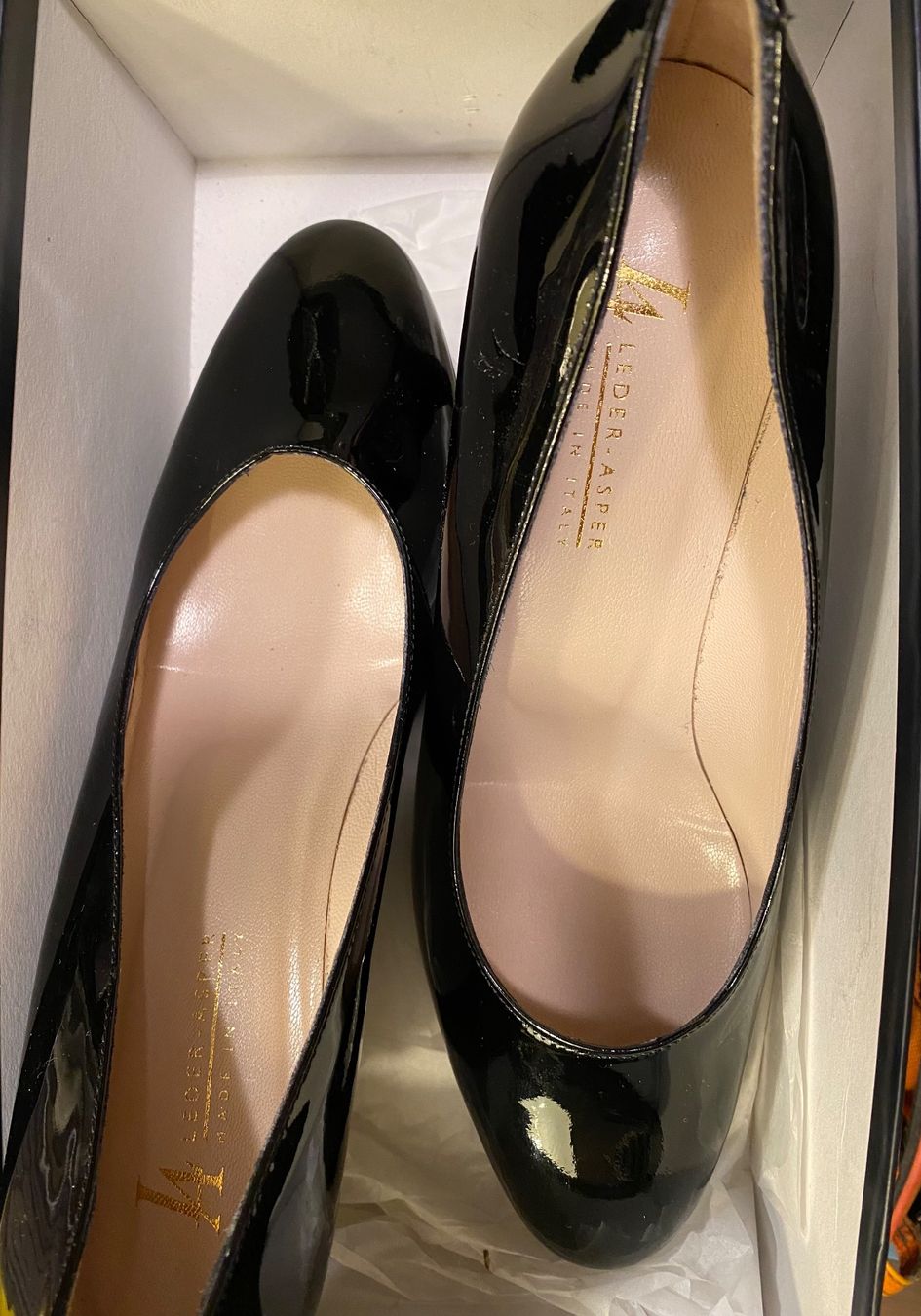 Scarpe da donna: Lackleder Damenschuh Grösse 40 – Usato da Russikon venduto da Honolulu-2019 5