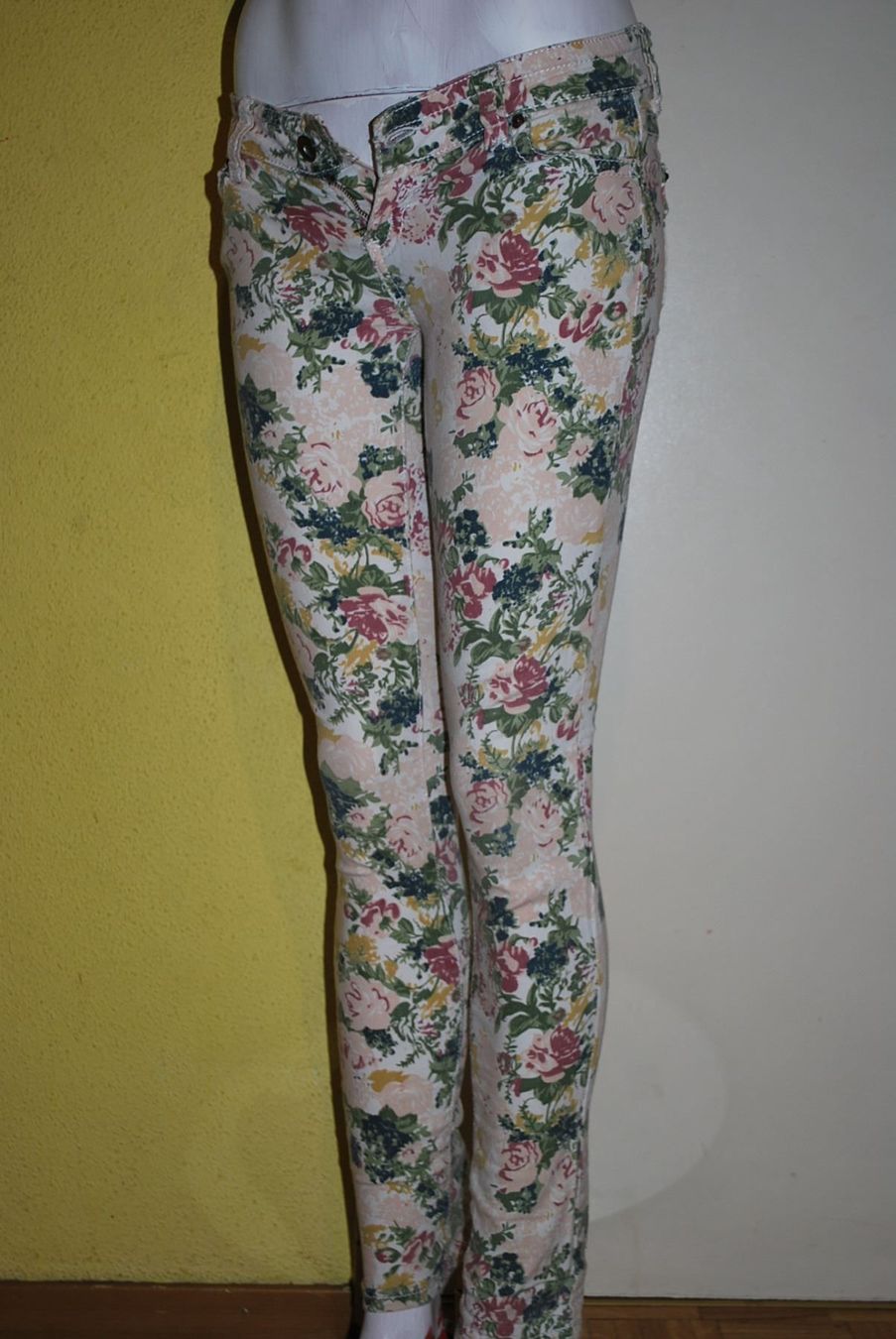 Jeans: FIRST KISS Jeans taille / Grosse XS – Usato da Cossonay-ville venduto da Super-Price-Quality 4