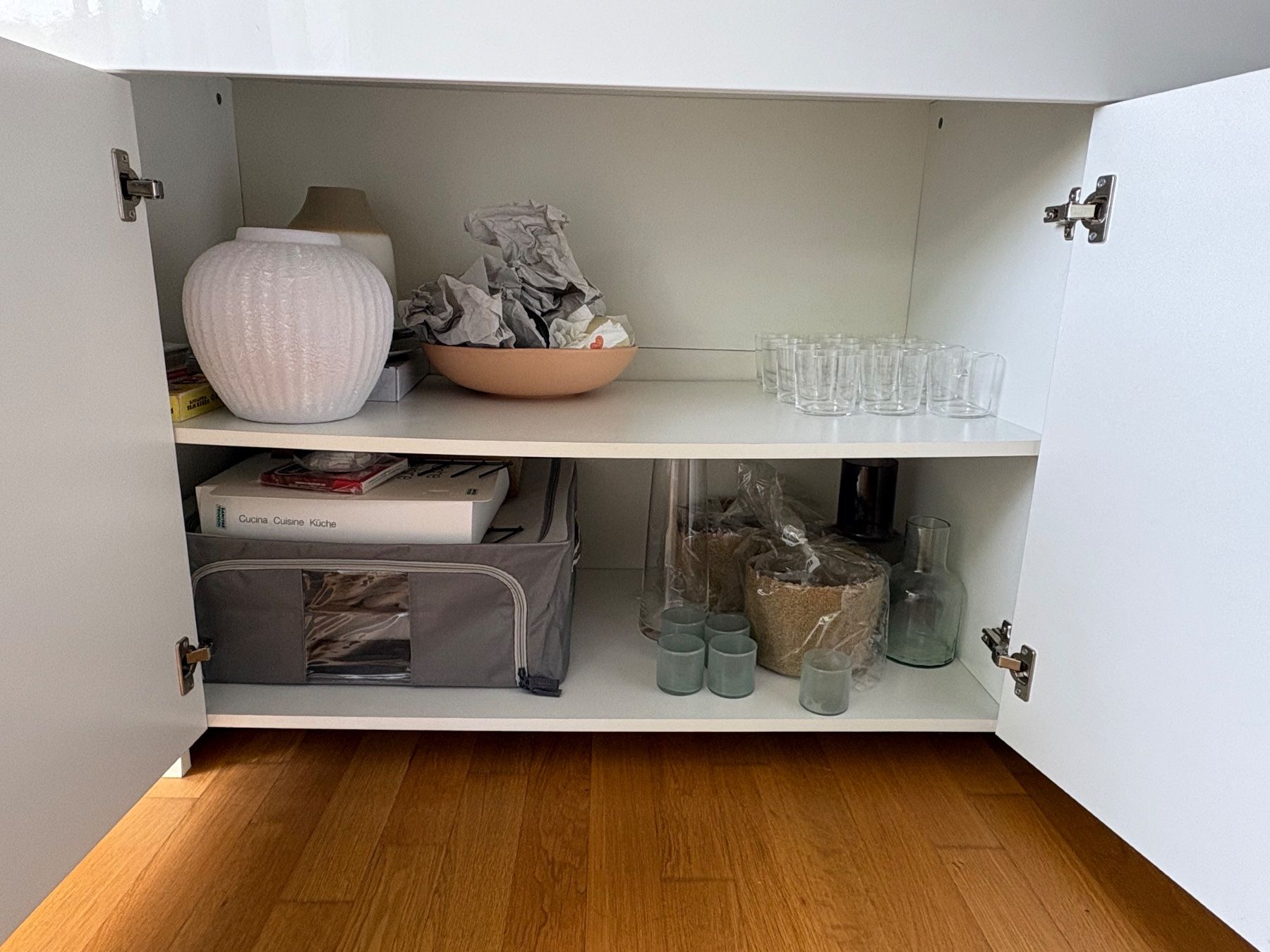 Pfister Cassettiere: Grosses Sideboard / Kommode mit viel Stauraum – Usato da Langnau am Albis venduto da melo_8 1