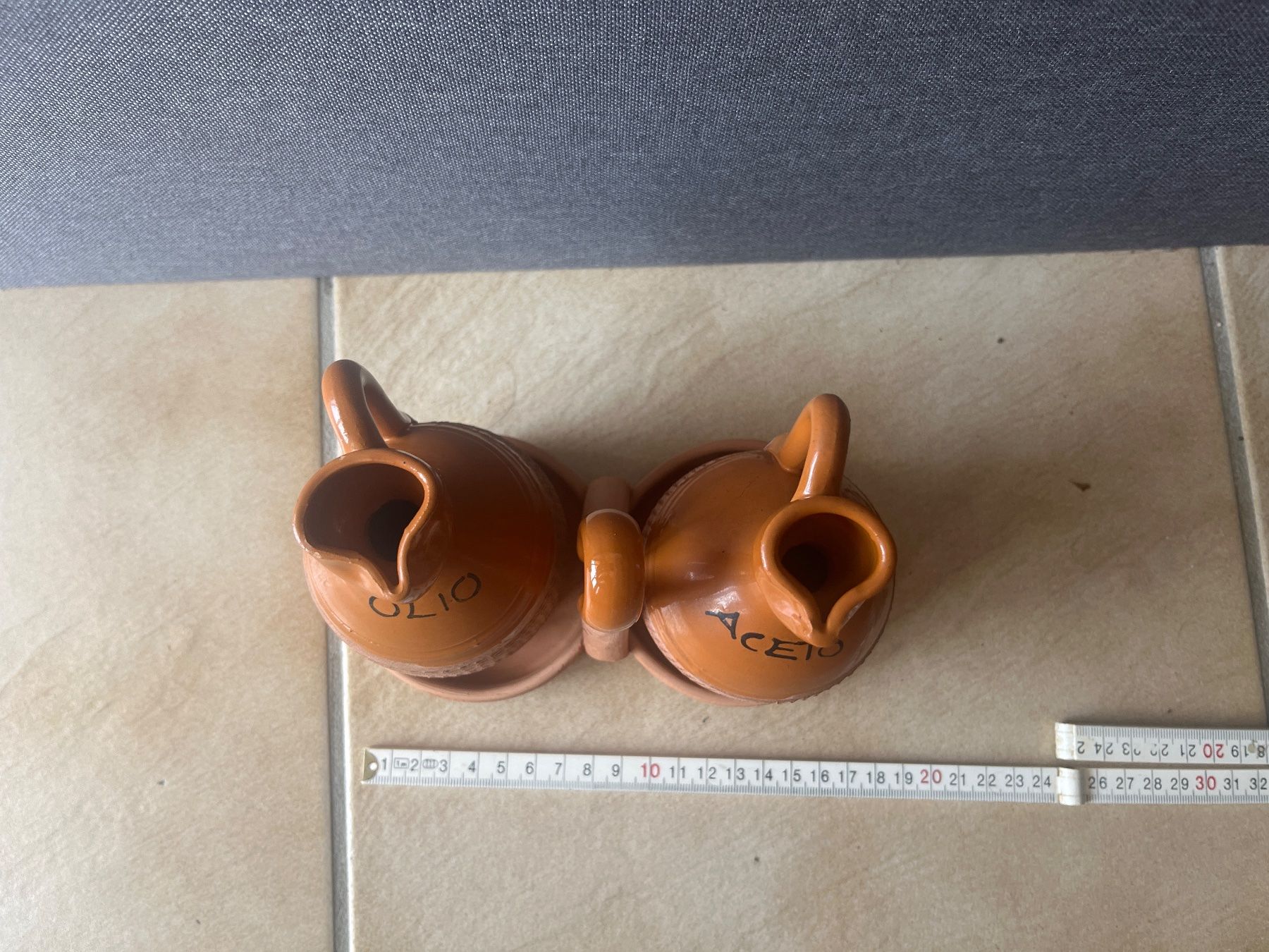 Set di piatti: Pots et support en terre cuite Aceto e Olio – Usato da Vernayaz venduto da Darkfrost 1