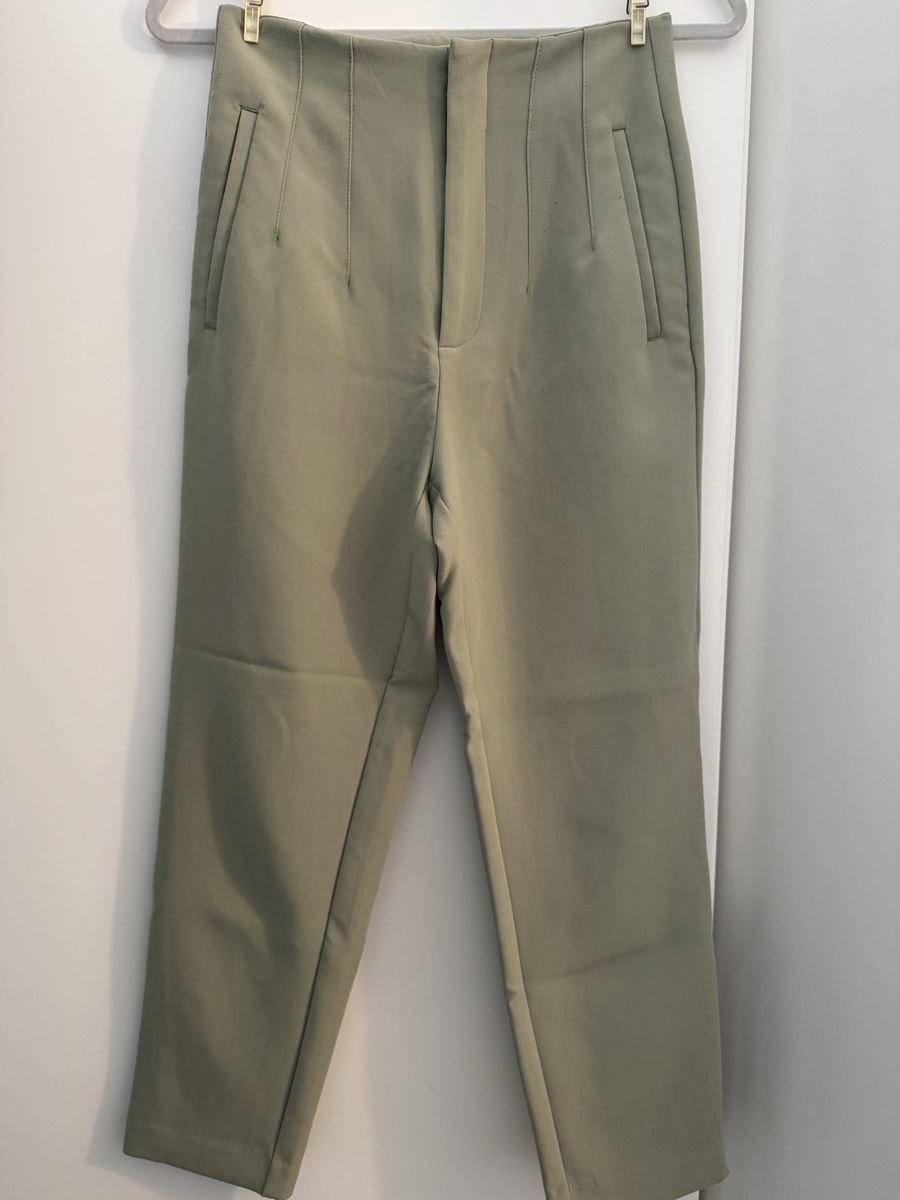 Stradivarius Pantaloni: Stradivarius Hose, Grün, Gr. 36 – Usato da Neuenegg venduto da mel_5pnq