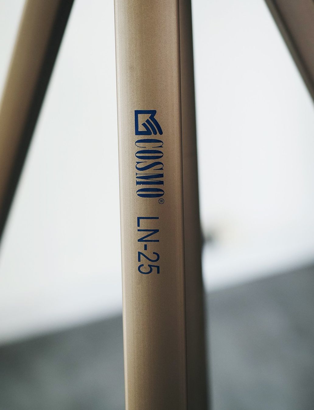 Altri Accessori: Cosmo LN-25 Stativ – Usato da Oberdiessbach venduto da gerido 3