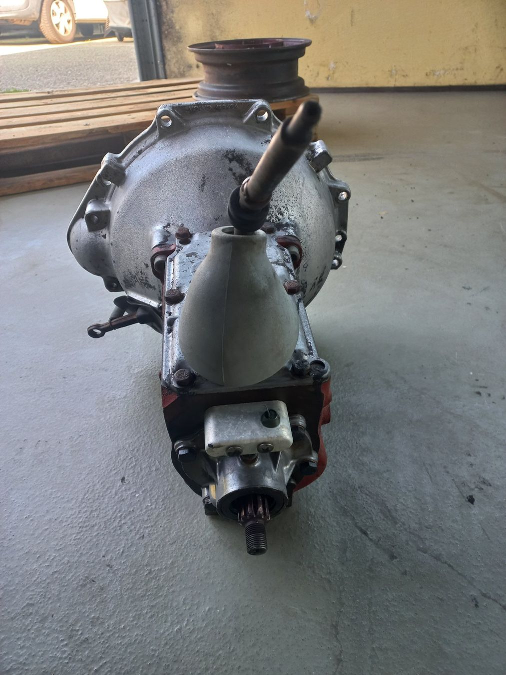 Volvo Tutti pezzi di ricambio auto: Oldtimer - Getriebe Schaltgetriebe VOLVO B18 / P1800 Amazon – Usato da Dulliken venduto da Dullikenlerchclassic 3