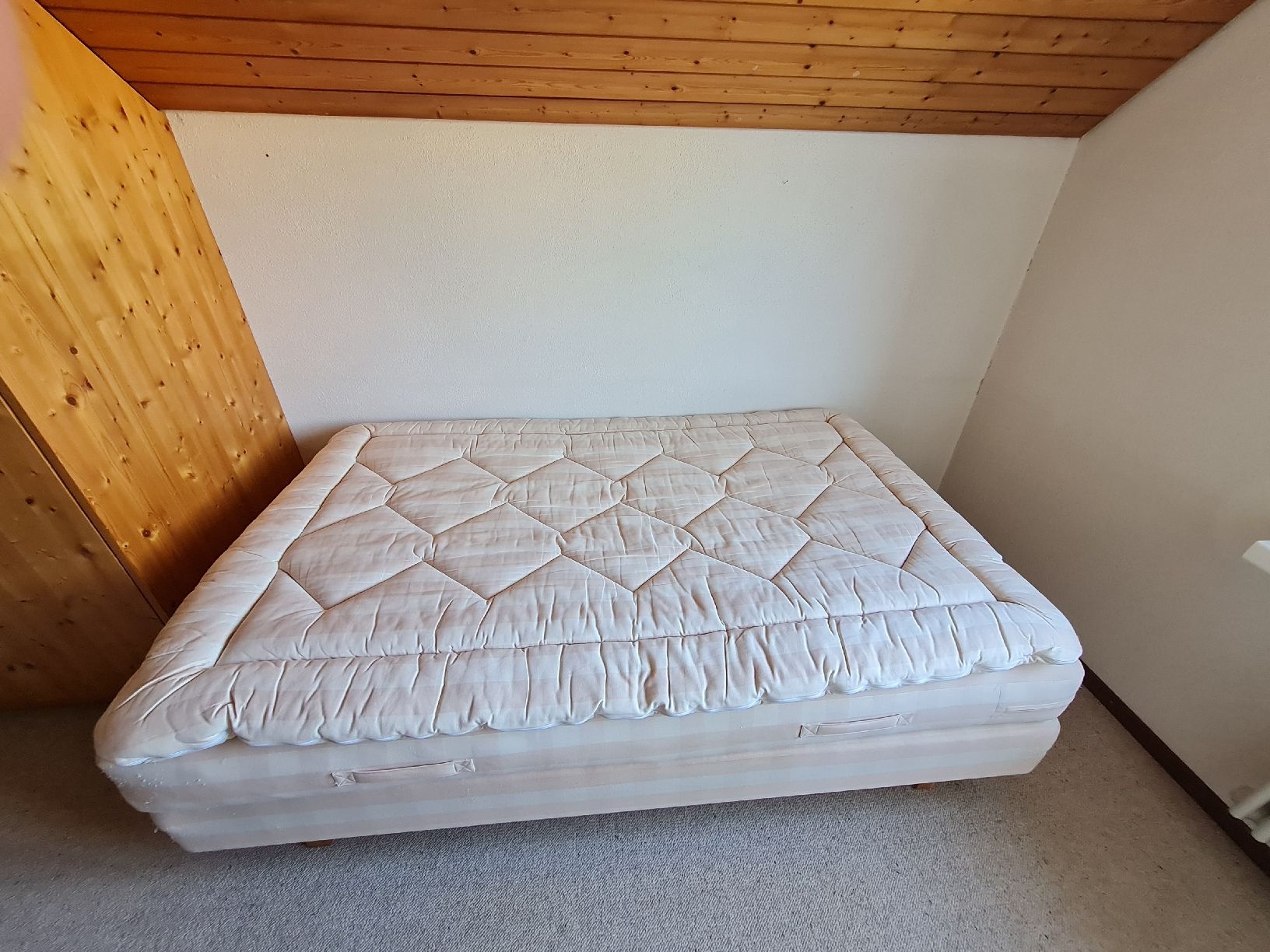Betten: Hästens Bett "Luxury medium" – Gebraucht aus Kleinandelfingen von reg_yg6p 1