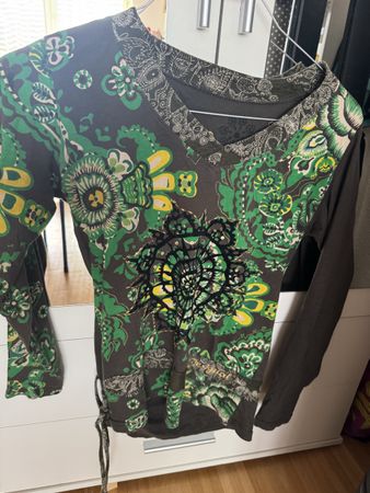Desigual Langarmshirt Grösse M/S eng geschnitten