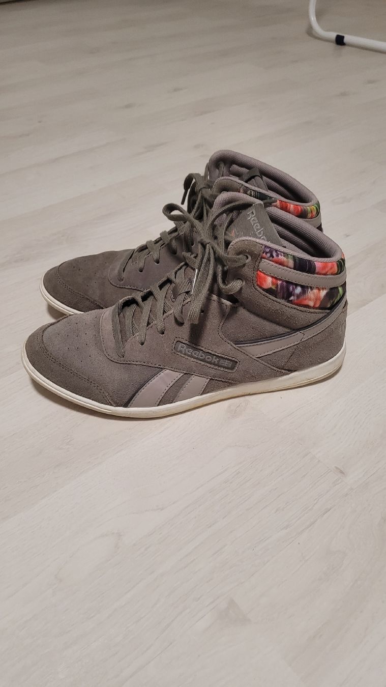 Reebok Scarpe da donna: Reebok Freestyle Hi Sneaker, Gr. 39 – Usato da Schöftland venduto da Aktion56