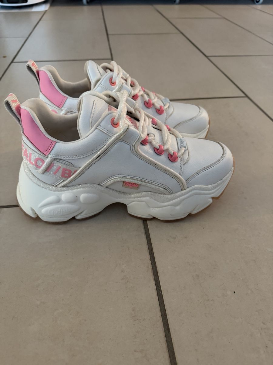 Buffalo Chaussures femmes: Buffalo X LEOOBALYS – Neuf (Voir description) à Bottenwil par NadjaP.