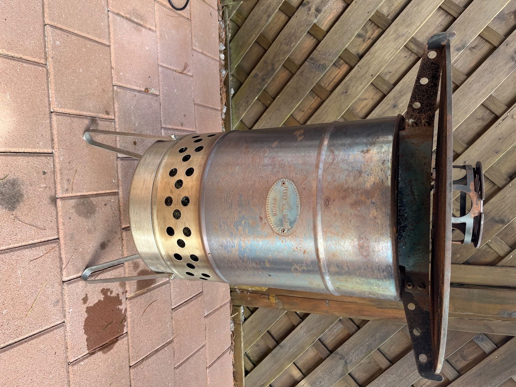 Petromax Feuerschale: Petromax Feuertonne Pyron mit Plancha (Grillplatte) – Gebraucht aus Latsch von Xstorm