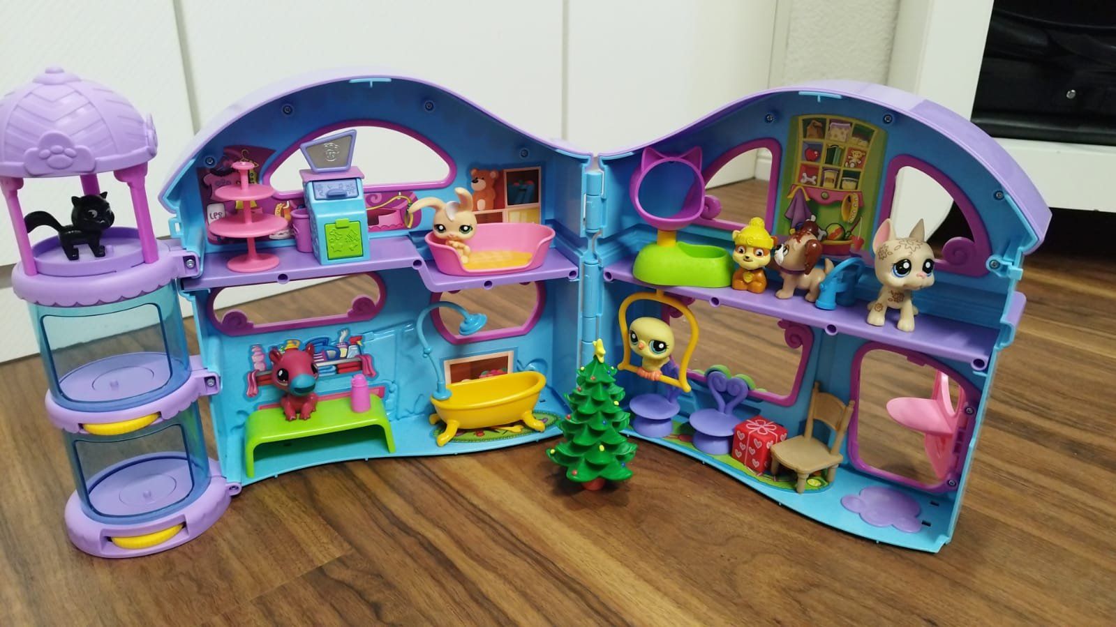 Littlest Pet Shop Giocattoli: LPS Pet Shop Spielset – Usato da Buchrain venduto da samsam013