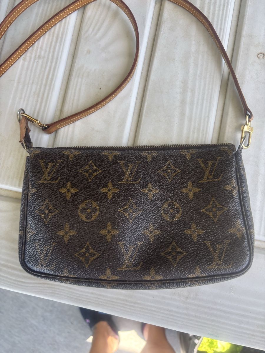 Louis Vuitton Taschen: Louis Vuitton -pochette – Gebraucht aus Chamby von vuittonista 1
