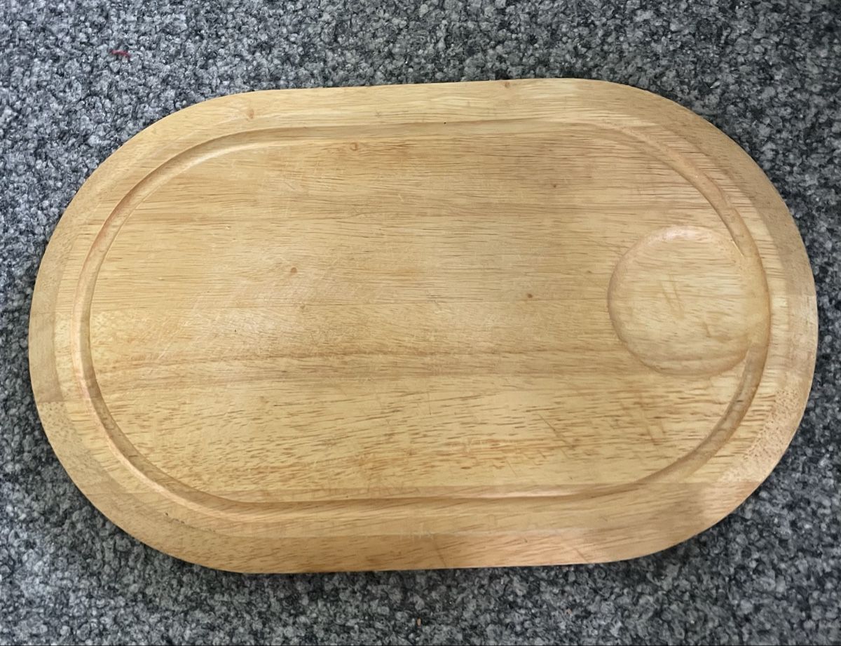 Elettrodomestici da cucina: Holz Schneidebrett oval mit Saftrille gebraucht – Usato da Au ZH venduto da Jaggy4 1