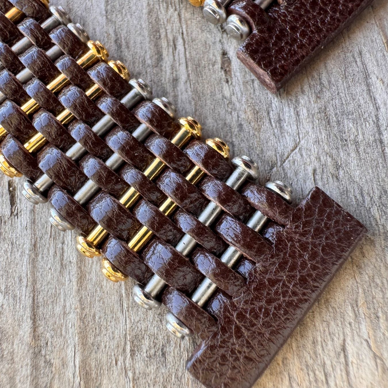 Armbänder & -reifen: Vintage NOS Decorative Leather Watch Strap 19m – Neu (gemäss Beschreibung) aus Arzier-Le Muids von Avanna 1