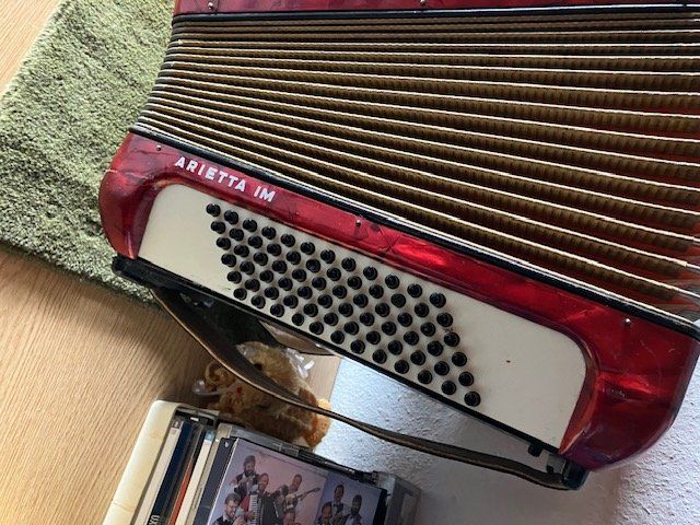 Hohner Strumenti musicali: Accordeon Hohner "Ariette IM* – Usato da Au SG venduto da Truetrack 1