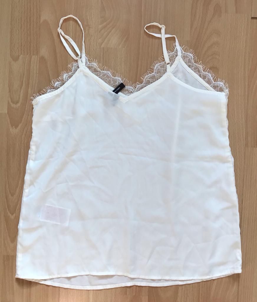 Vero Moda Top: Top weiss mit Spitze – Usato da Biel/Bienne venduto da SandraDG 3