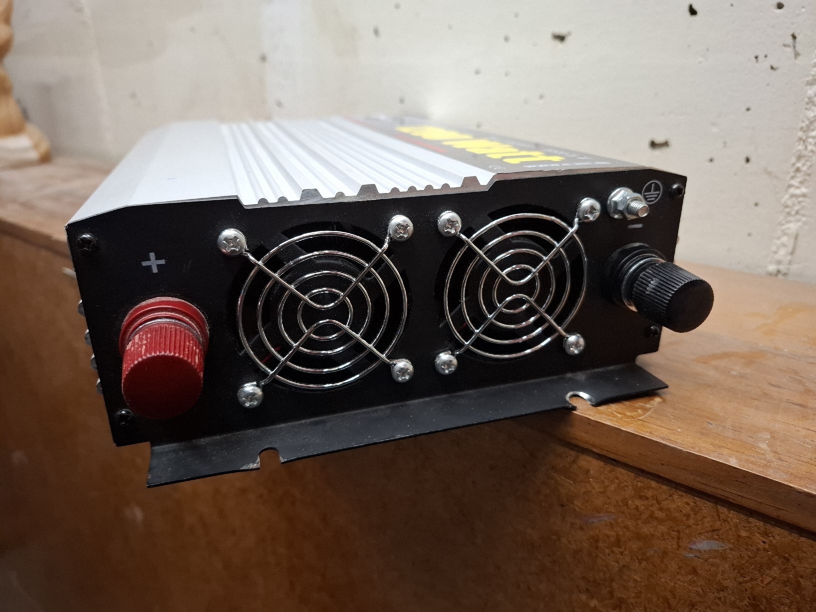 Inverter: Wechselrichter 24 / 220 Volt – Nuovo e nell'imballaggio originale da Schwanden-Brienz venduto da Burgiba3000 3