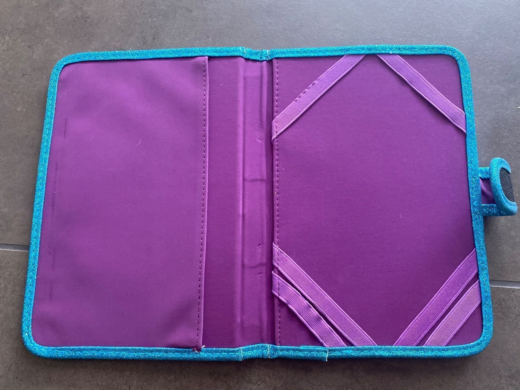Protezioni & Imbottiture: Protège cahier ou iPad mini – Nuovo (secondo la descrizione) da Delémont venduto da Ma_LoU.01 1