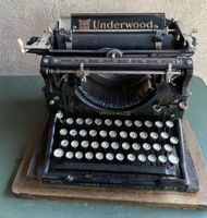 Schreibmaschine Underwood No. 5 mit Koffer schwarz