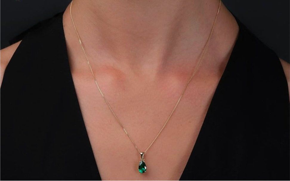 Catenine: Smaragd goldhalskette – Nuovo e nell'imballaggio originale da Hemmental venduto da BlingBling1 1