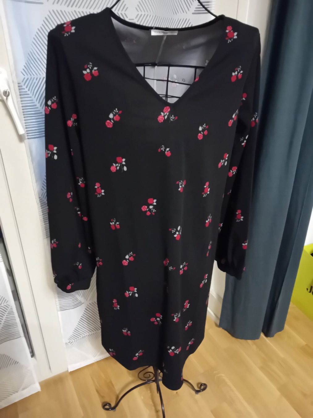 Kleider: Kleid von Terranova gr L – Neu (gemäss Beschreibung) aus zürich von janjaz
