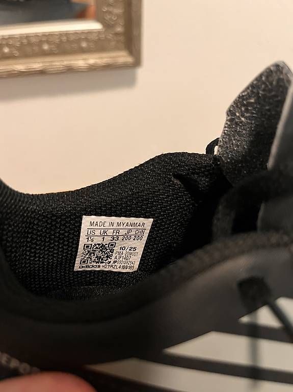Adidas Schuhe für Jungen: Fussballschuhe Adidas Gr.33 – Gebraucht aus Zürich von Mark.2021 2