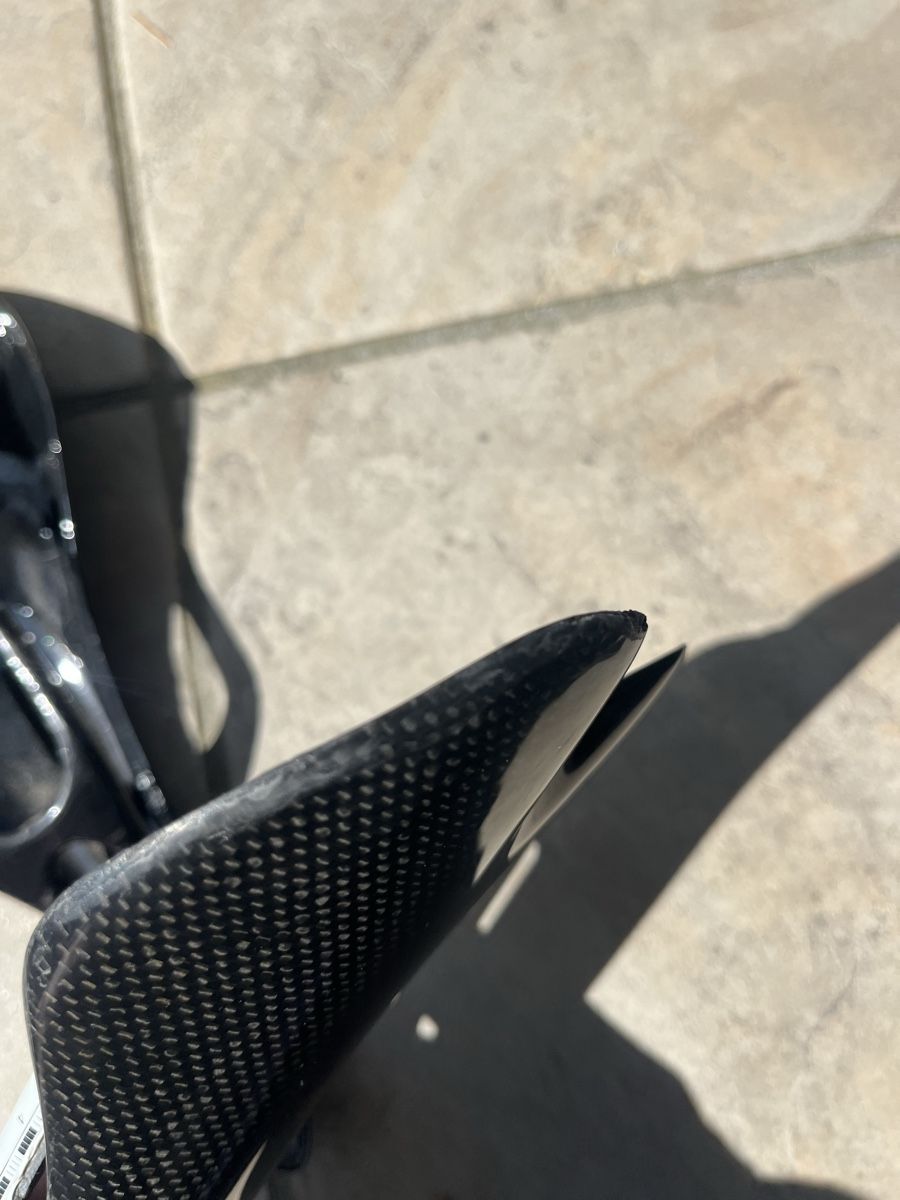 Pezzi di ricambio: Selle vélo en carbone  – Usato da Epalinges venduto da DukeNoble 2