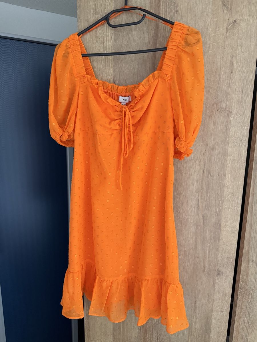 Kleider: Orange dress – Gebraucht aus Glis von zey_22mw 2