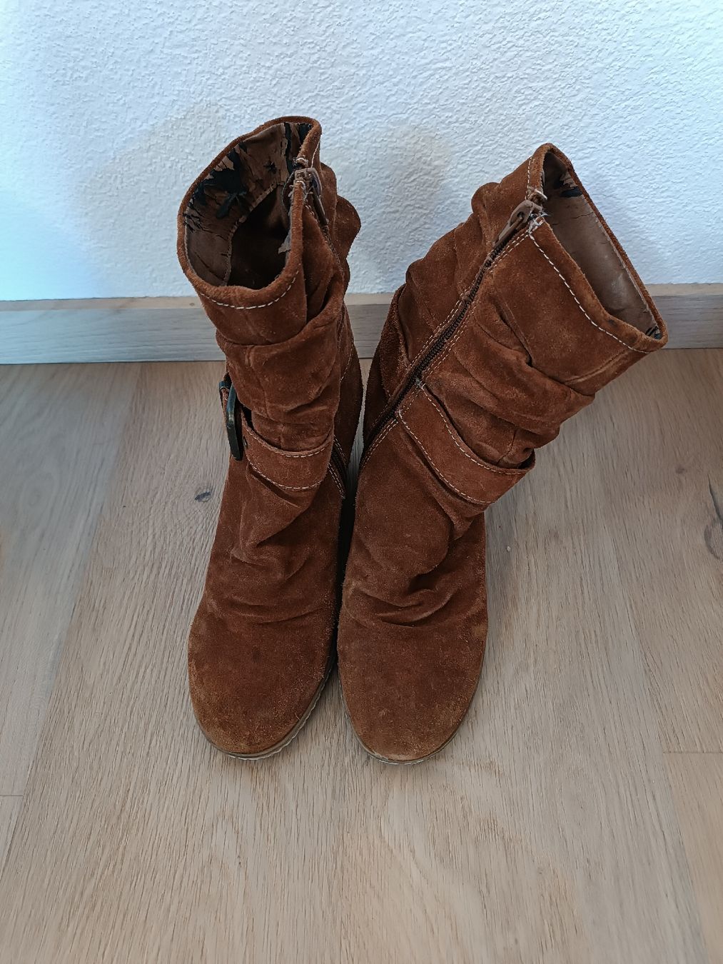 Scarpe da donna: Stivali 40 – Usato da Arbedo venduto da cuc_8zbh 4