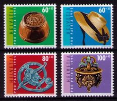 1995_B247-250_PRO PATRIA_Volkskunst_Strohhut_Zuckerdose ! **