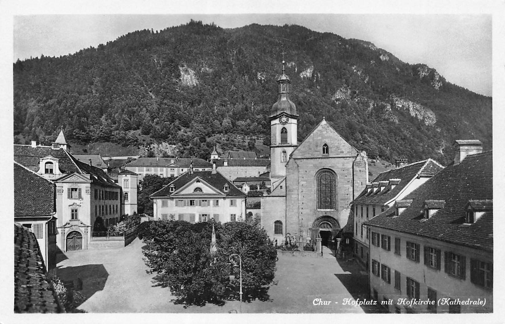 Ansichtskarten: 2x Chur, Hofplatz, Hofkirche – Gebraucht aus Ottikon b.Kemptth. von Neptun1974