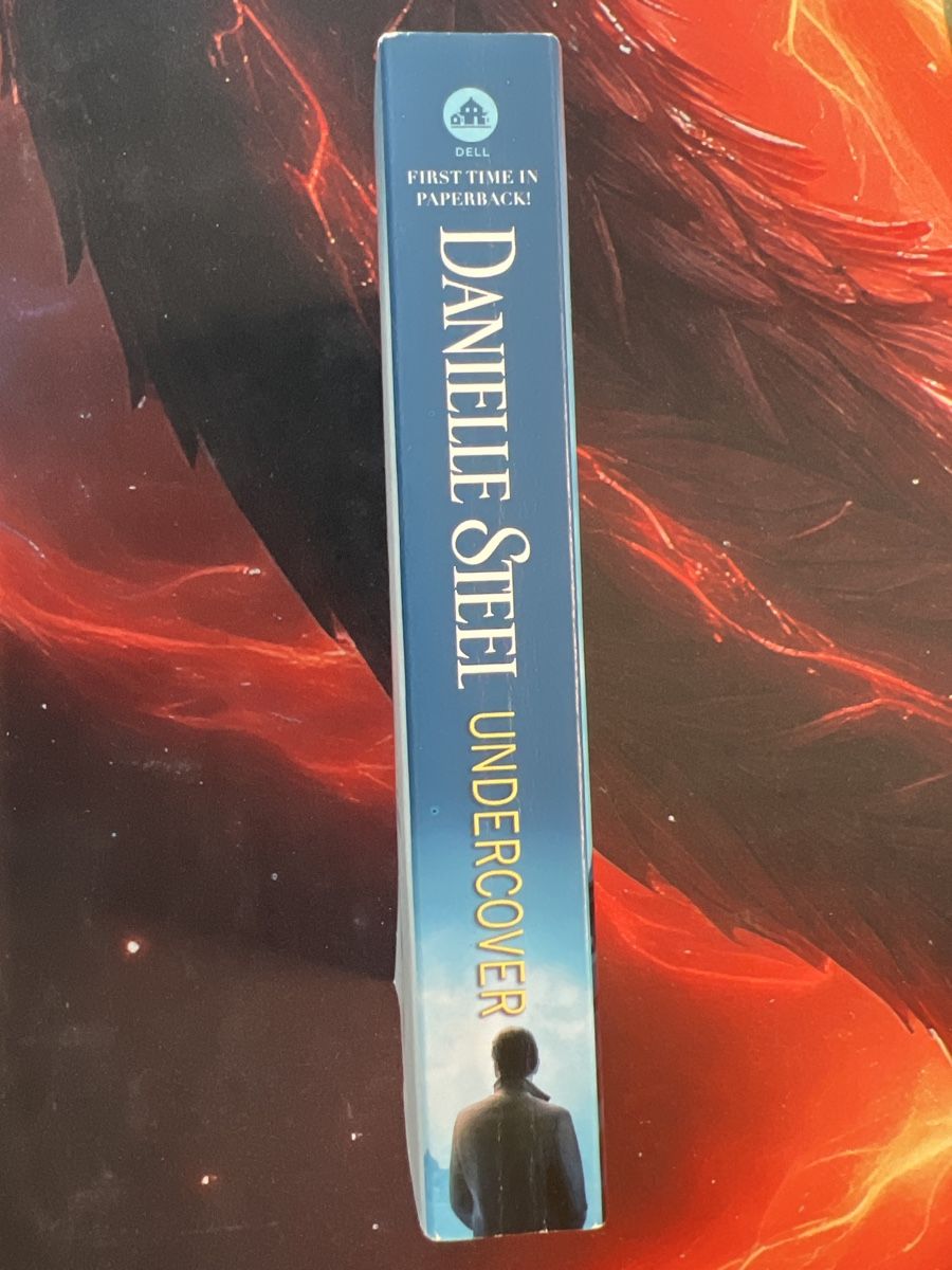 Bücher: Danielle Steel - Undercover - Roman anglais – Gebraucht aus Genève von PoissonBlue 1