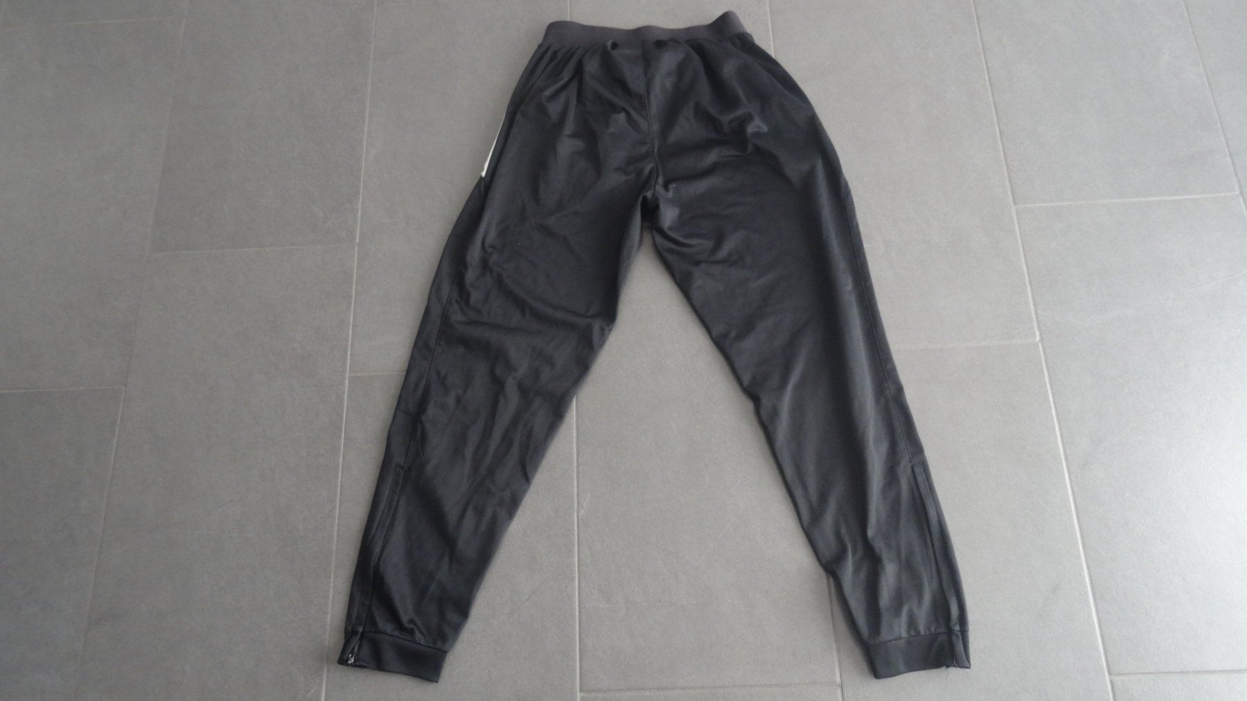 Jako Pantaloni: JAKO Training Allround, Jogginghose, schwarz, Gr. S – Usato da Beinwil am See venduto da den_p9db 3