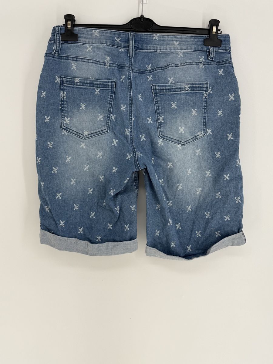 Tchibo Hosen: Jeans Shorts Gr. 44 von essentials by Tschibo  – Gebraucht aus Auenstein von moin. 2