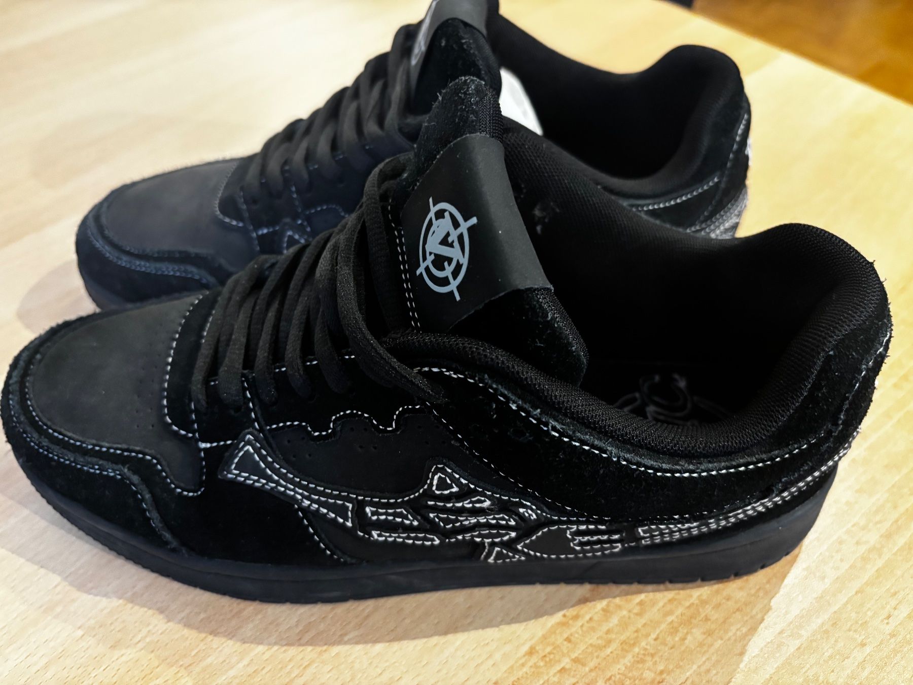 Scarpe da uomo: Vicinity Akimbo Lows, Phantom Black/Dark Grey, EU 45 – Usato da Thun venduto da Nortshore0