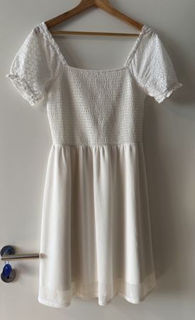 Sommerliches Kleid, Weiss, Grösse M, Top Zustand!