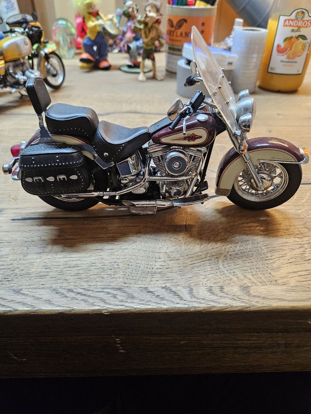 Kit di modellismo & Modellini statici: Harley Davidson Heritage Softail Massstab (D) – Usato da Rorschach venduto da TimelessTrading 1