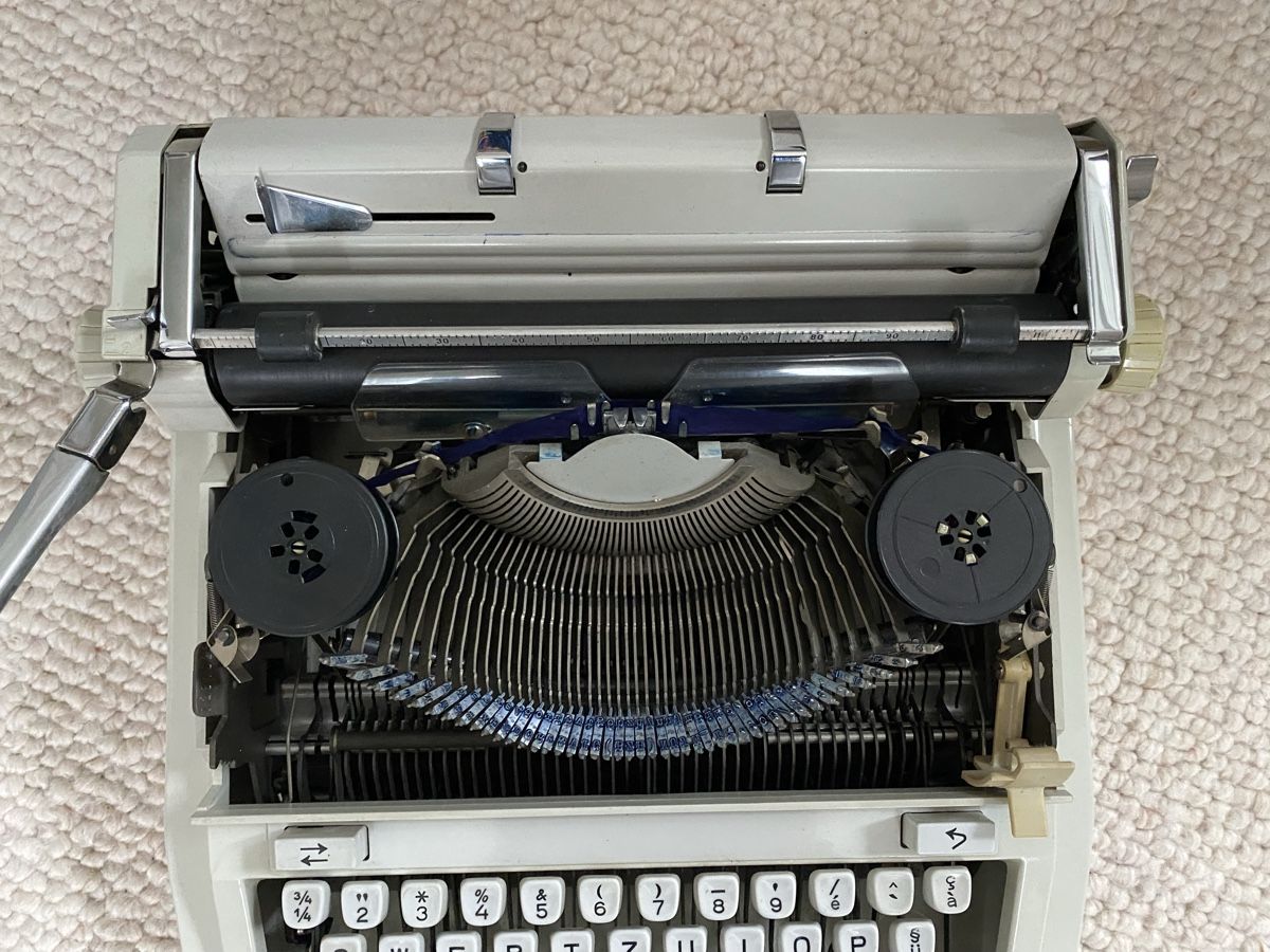 Macchine da scrivere: Hermes Media 3 Schreibmaschine – Usato da Urdorf venduto da spacemetalfantasy 3