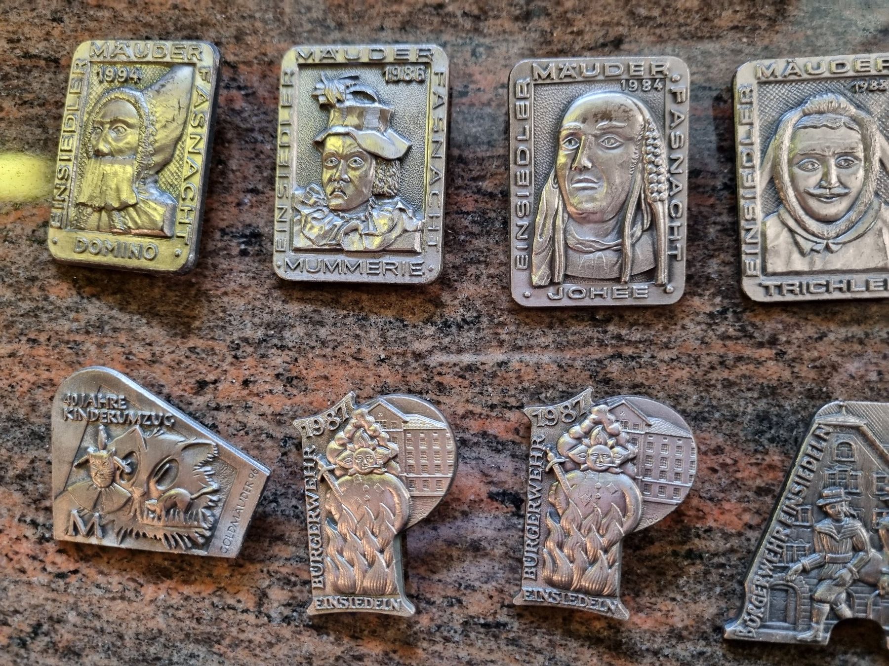 Placchette & Badge: Fasnachts-Plaketten Sammlung, Einsiedeln  Top! – Usato da Trachslau venduto da bastet06 1