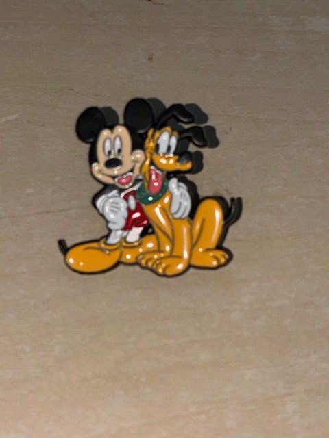 Plaketten & Abzeichen: PIN: Disney Mickey Maus und Pluto – Neu (gemäss Beschreibung) aus Allschwil von Schwelheimer