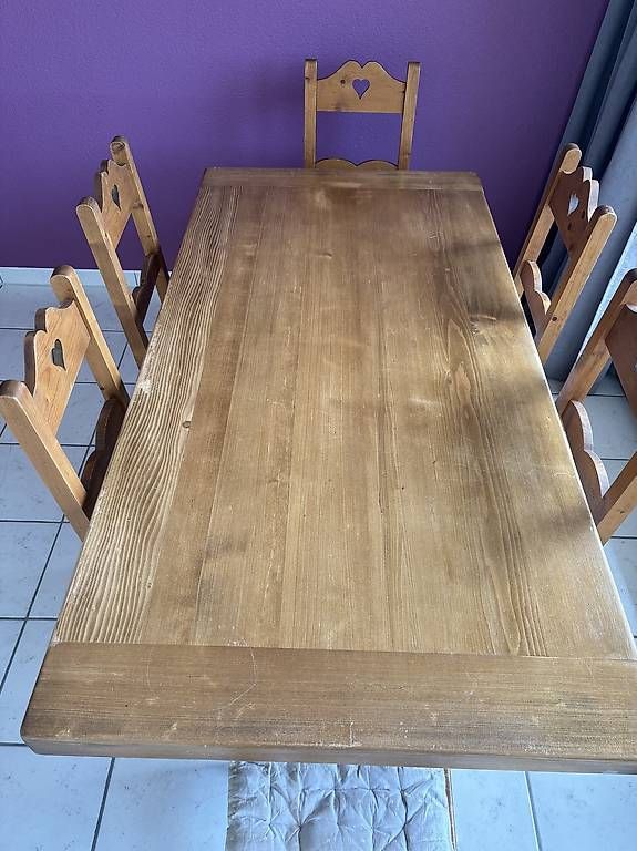 Set di tavolo e panche: Table et six chaises en bois massif – Usato da Neyruz FR venduto da papillon710 2