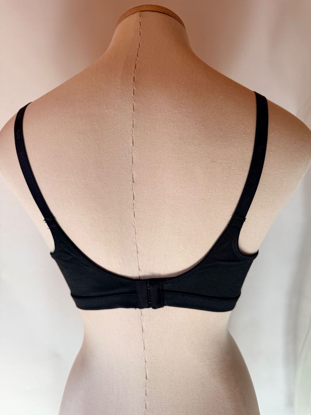 Hunkemöller Altra biancheria intima: HUNKEMÖLLER, BH SINGLE MOLD, Grösse 85D, Farbe Schwarz – Nuovo e nell'imballaggio originale da Rudolfstetten venduto da gst_g7xl 2
