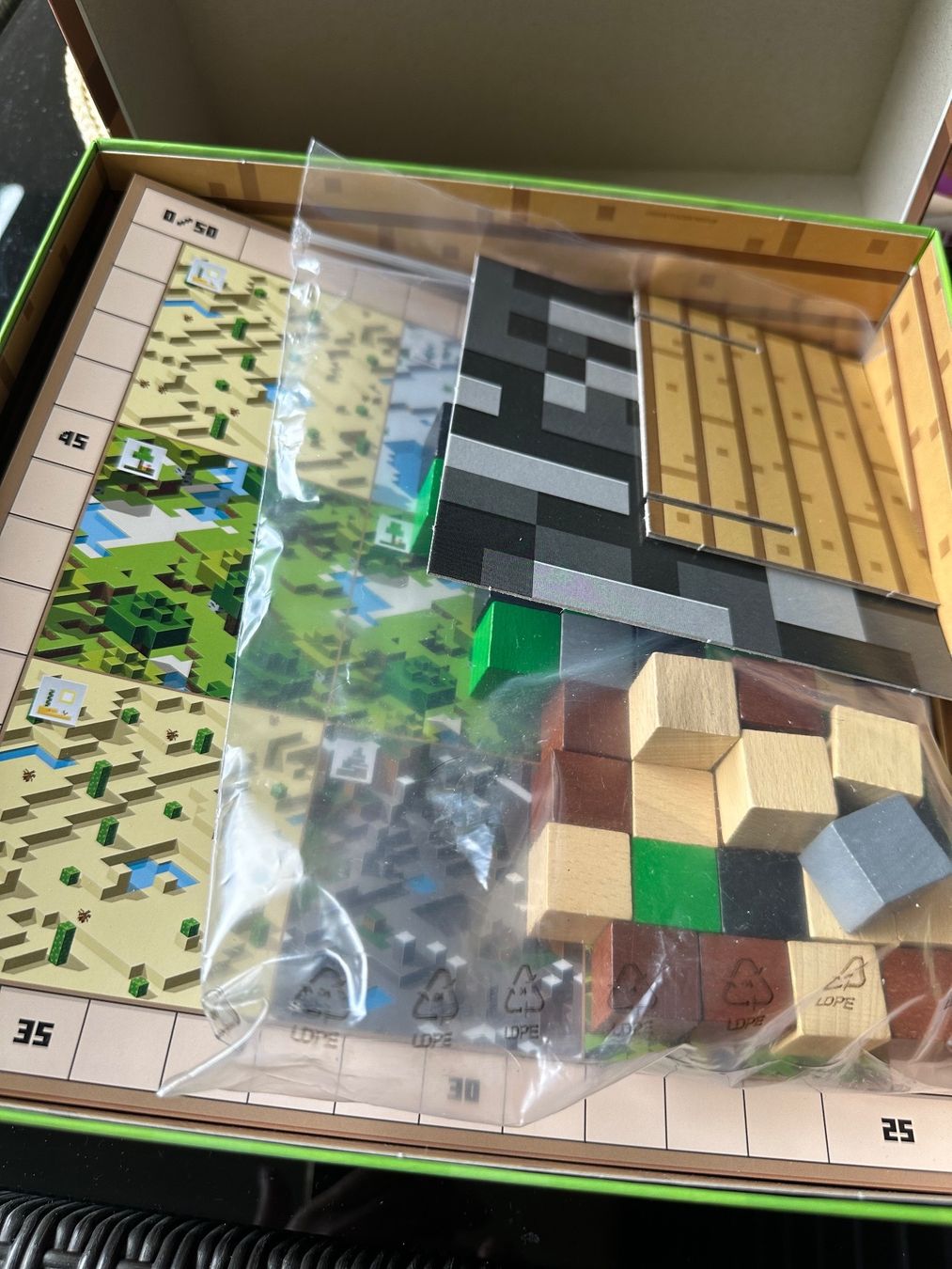 Ravensburger Spiele: Minecraft Builders & Biomes Board Game – Neu (gemäss Beschreibung) aus Basel von iulia_haul 2