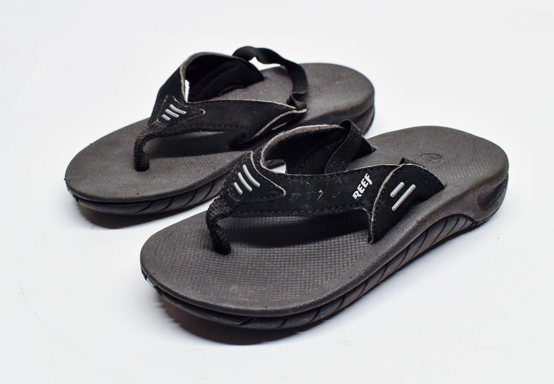 Schuhe für Jungen: REEF Sandalen Kinder Grösse 9/10 – Gebraucht aus Biel/Bienne von tim_pww5