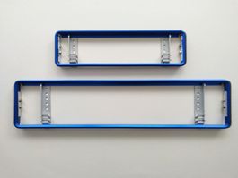 Nummernrahmen aus Aluminium Blau